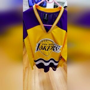 NBA Los Angeles Lakers team Jersey,  Size M, Yellow, long Sleeve.